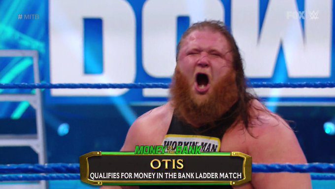 Otis se clasificó al MITB en este SmackDown.