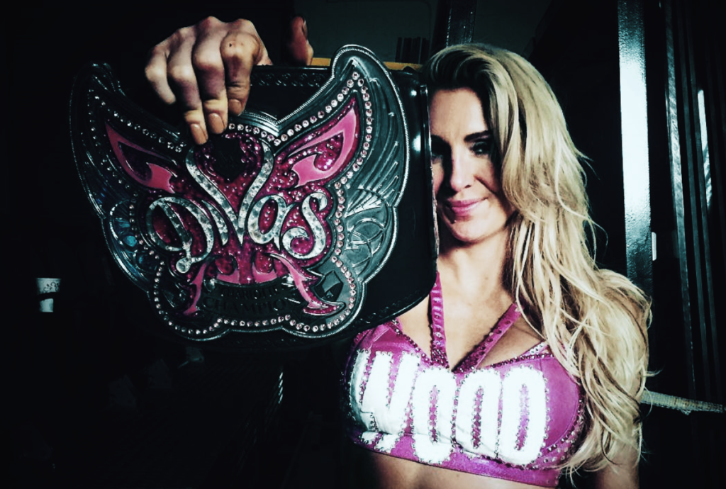 Charlotte Flair #F-24 división de mujer de WWE terminadores y firma se mueve 2017 tarjeta